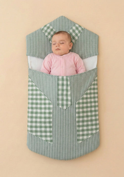 Checkered & Stiped Cozzy Carry Nest (Green & White)