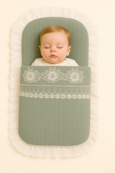 Cozy Baby Sleeping Bed with Pillow (Green)