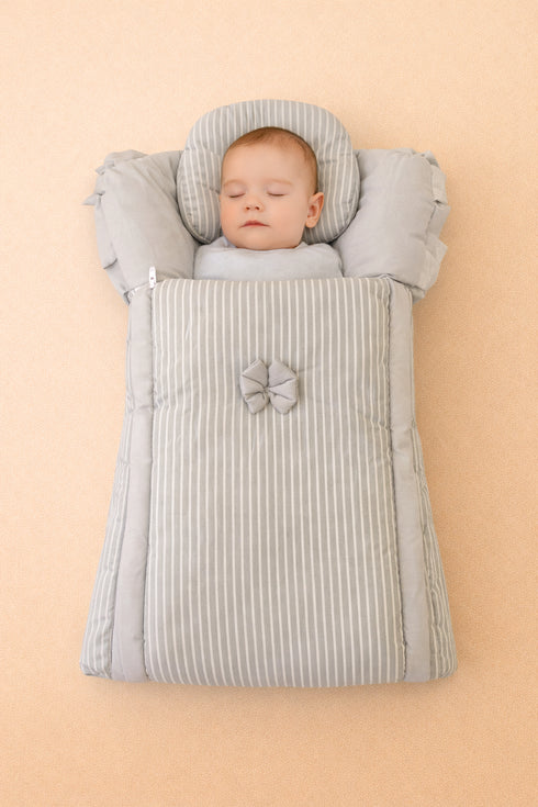 Green Striped Bow Style Carry Nest