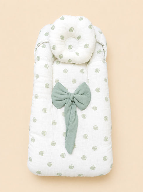 Green Polka Dot Bow Sleeping Carry Nest
