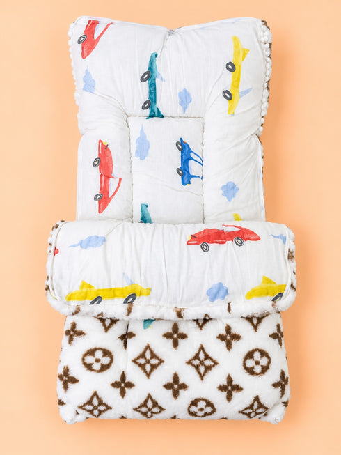 Elegant Monogram Pattern Sleeping Carry Nest (White)