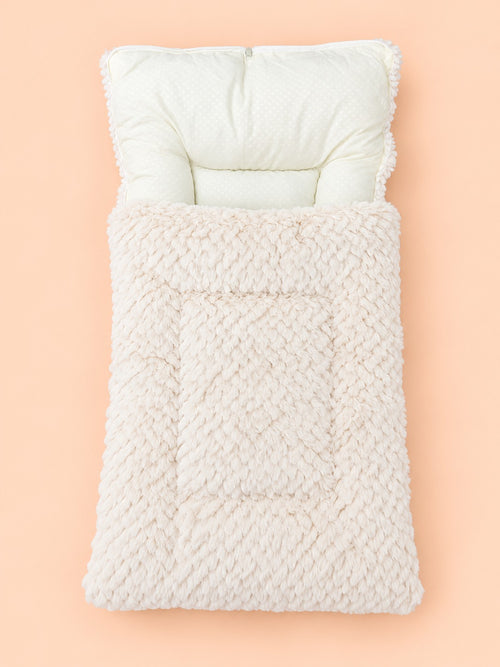 Cozy Baby Plush Textured Sleeping Carry Nest (White)